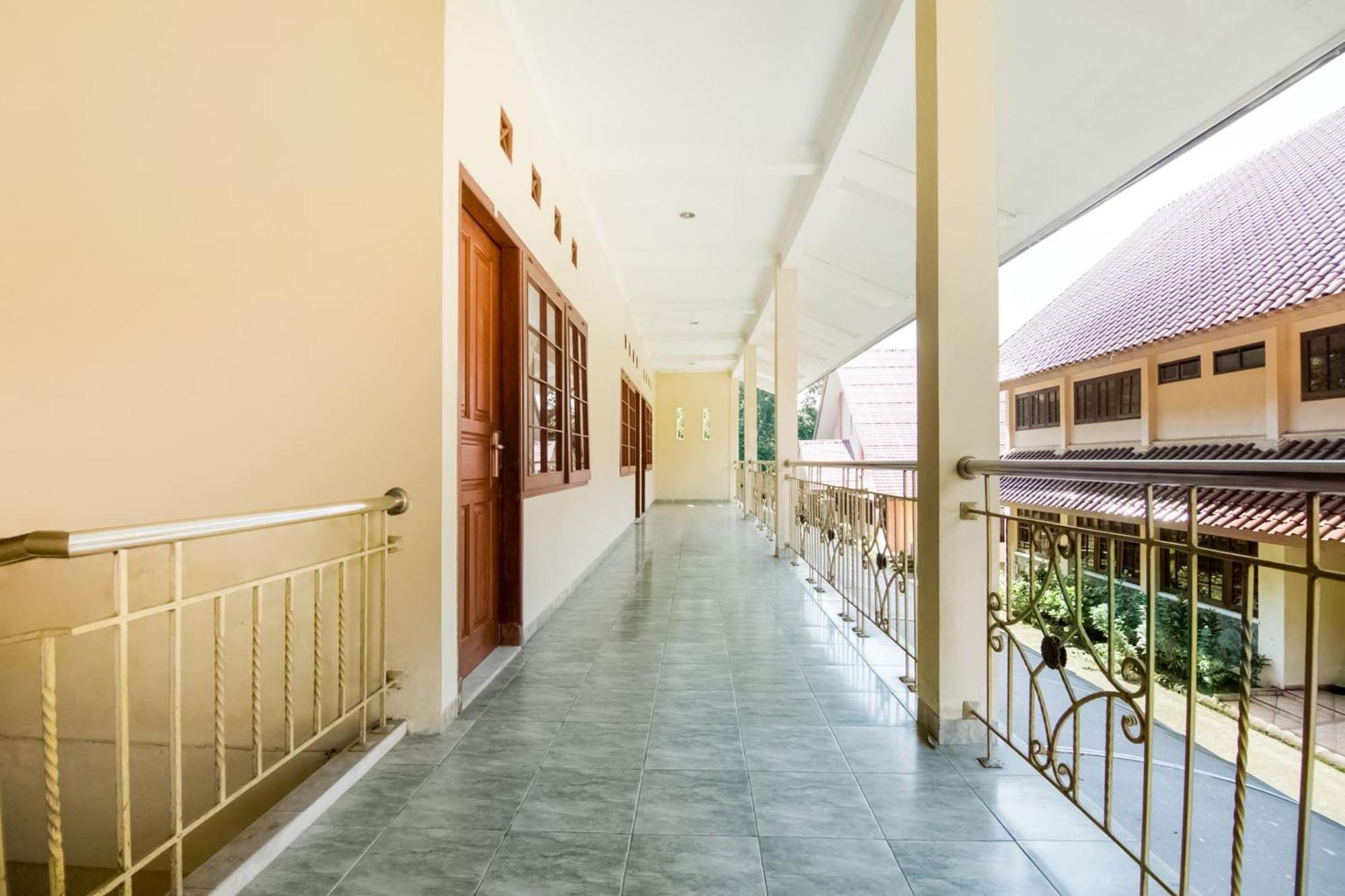 Wisma Langen Werdhasih Semarang Exterior foto