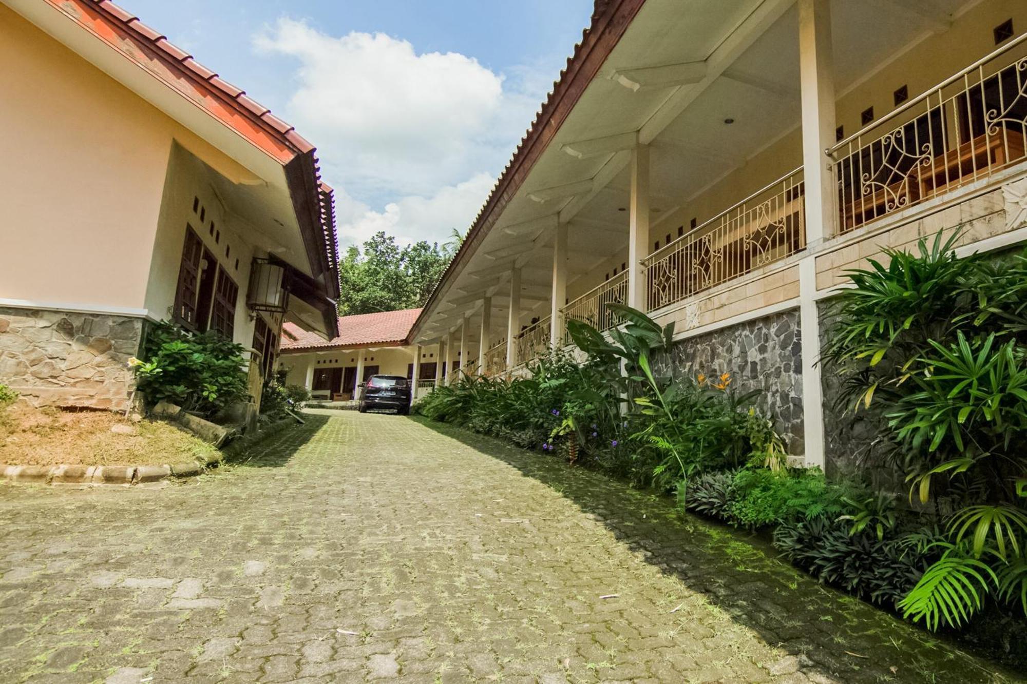 Wisma Langen Werdhasih Semarang Exterior foto